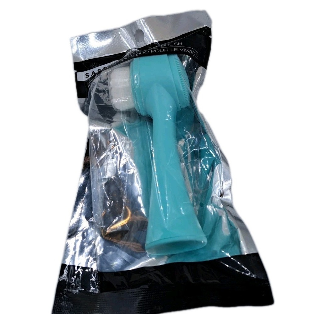 Sassy and Chic  Blue Facial Cleansing Brush Facial  NIP!
